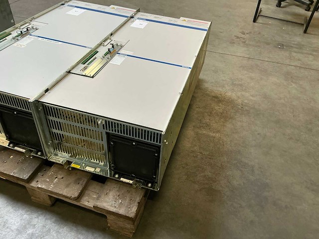Rexroth indramat diax03 / dkr02 industriële servo aandrijfregelaar - afbeelding 2 van  8
