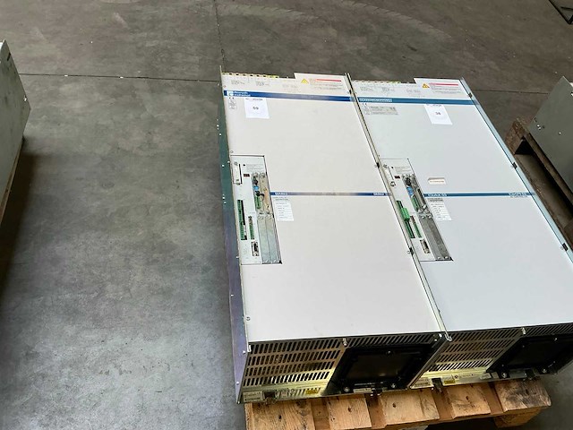 Rexroth indramat diax03 / dkr02 industriële servo aandrijfregelaar - afbeelding 1 van  7