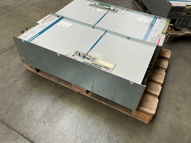 Rexroth indramat diax03 / dkr02 industriële servo aandrijfregelaar - afbeelding 1 van  10