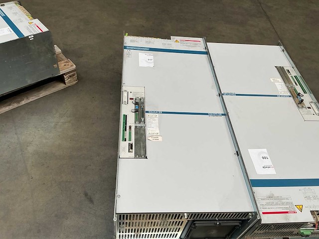 Rexroth indramat diax03 / dkr02 industriële servo aandrijfregelaar - afbeelding 3 van  10