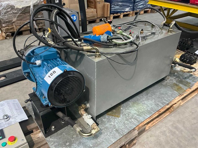 Rexroth oliegroep met variabele pomp + olietank - afbeelding 1 van  6