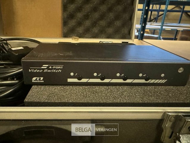 Rexton 4-port video switch in flightcase - afbeelding 4 van  6