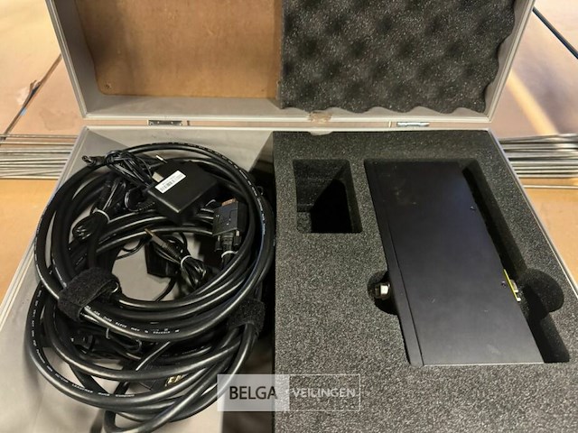 Rexton 4-port video switch in flightcase - afbeelding 3 van  8