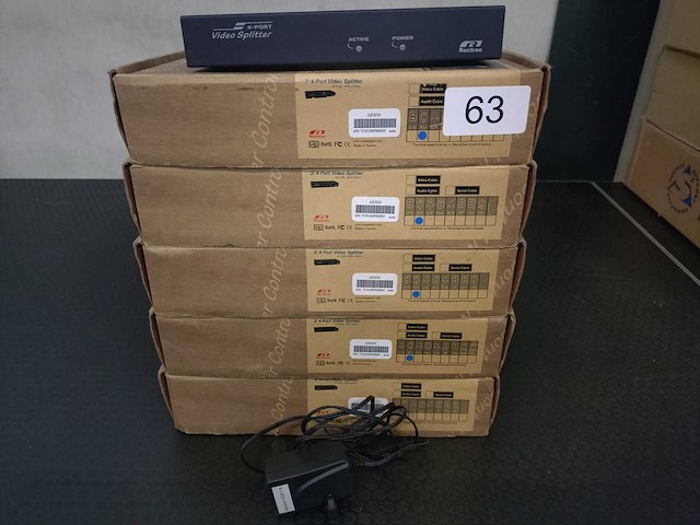 Rextron - ab3034 - 5x video splitter vga 1:4 - afbeelding 1 van  2
