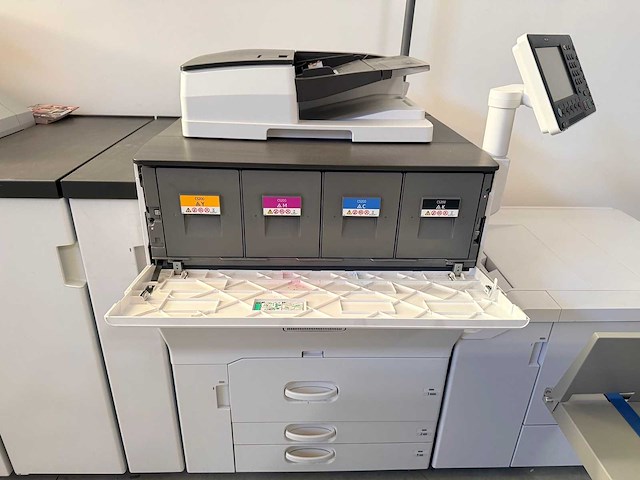 Ricoh - pro c 5200 - presse numérique couleur - imprimante graphique ricoh pro c 5100 - afbeelding 2 van  6