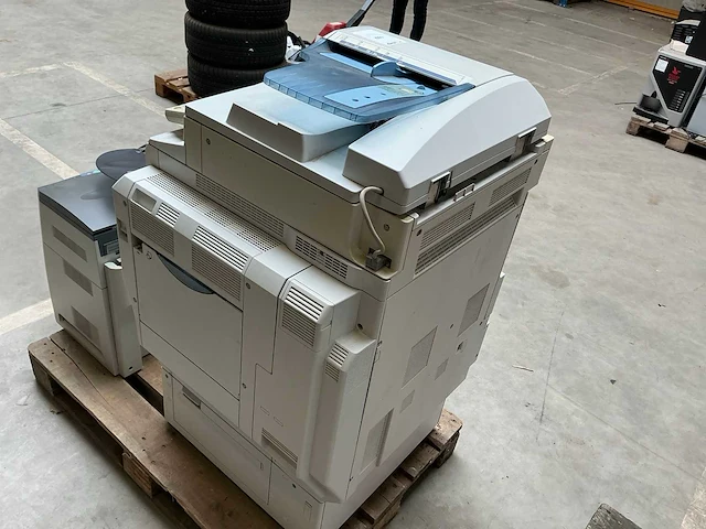Ricoh aficio mp c3001 multifunctional - afbeelding 7 van  7