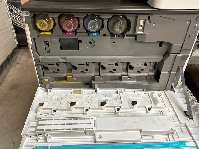 Ricoh mp c3004ex kopieerapparaat - afbeelding 3 van  4