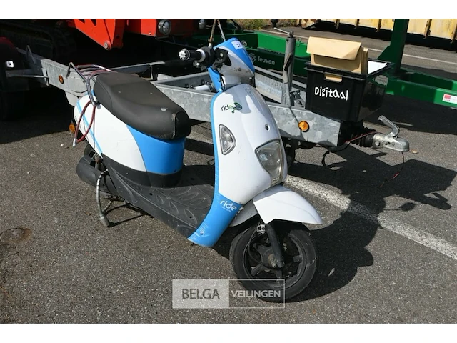 Ride elektrische scooter - afbeelding 1 van  7