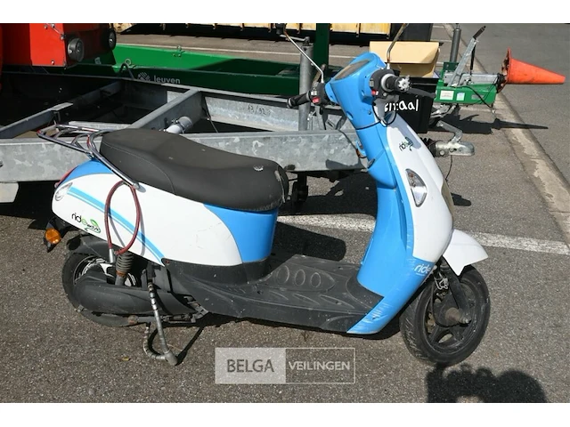 Ride elektrische scooter - afbeelding 2 van  7