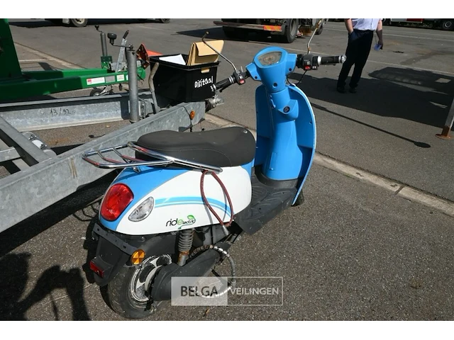 Ride elektrische scooter - afbeelding 5 van  7