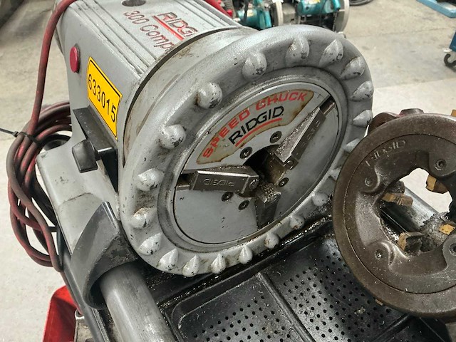 Ridgid 300 compact draadsnijmachine - afbeelding 8 van  11
