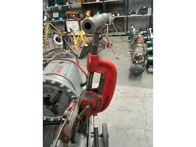 Ridgid 300 compact draadsnijmachine - afbeelding 9 van  11