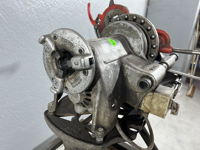 Ridgid 300 compact draaisnijmachine - afbeelding 2 van  5