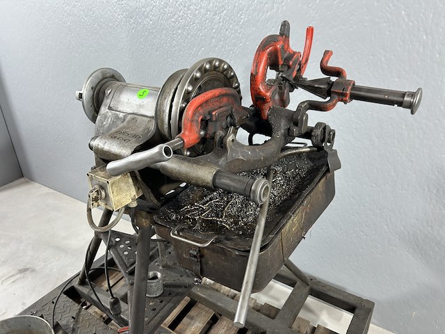 Ridgid 300 compact draaisnijmachine - afbeelding 3 van  5