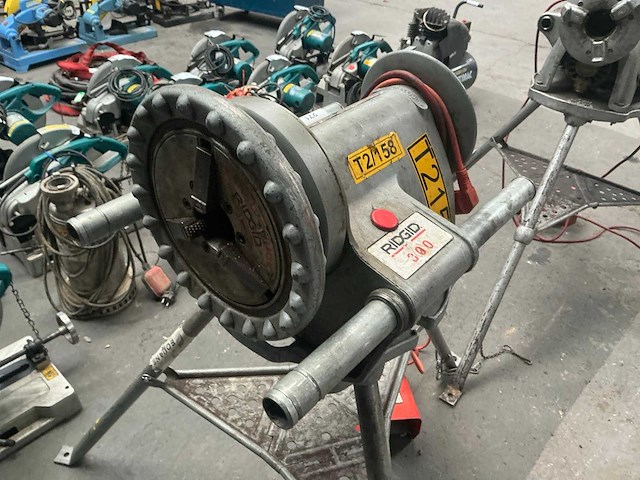 Ridgid 300 draadsnijmachine - afbeelding 3 van  8