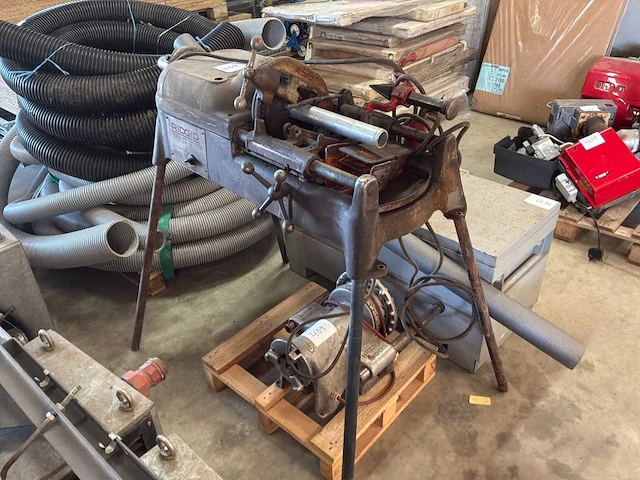 Ridgid 535 draadsnijmachine - afbeelding 1 van  4