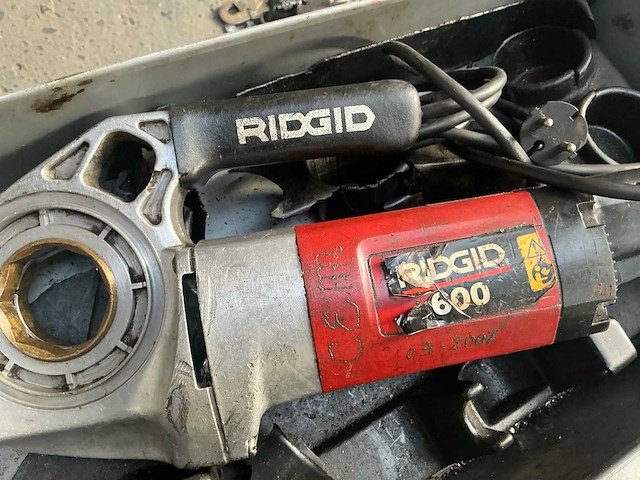 Ridgid 600 draadsnijmachine - afbeelding 3 van  6