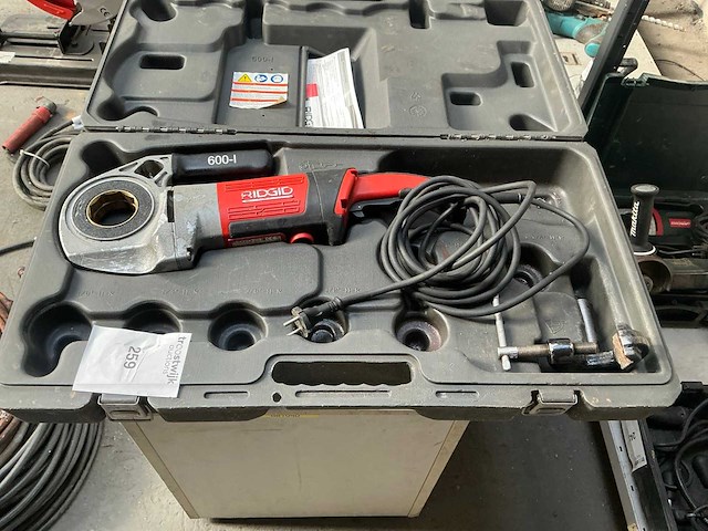 Ridgid 600-i draadsnijmachine - afbeelding 1 van  8