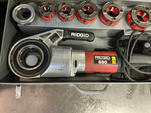 Ridgid 690 draadsnijmachine - afbeelding 2 van  5