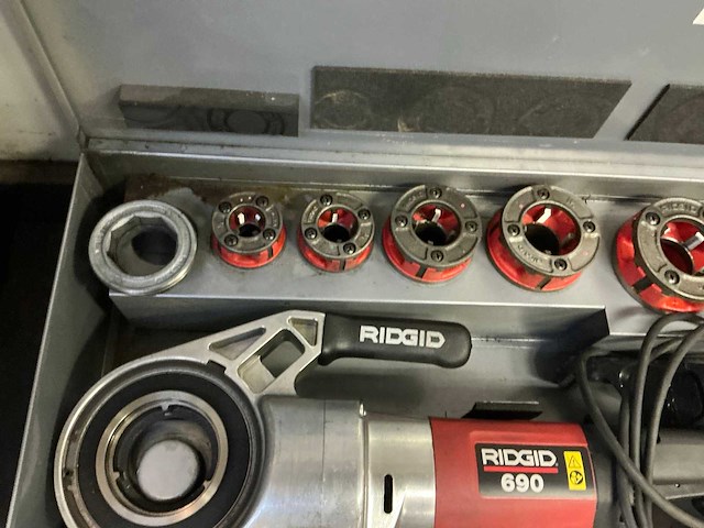 Ridgid 690 draadsnijmachine - afbeelding 3 van  5