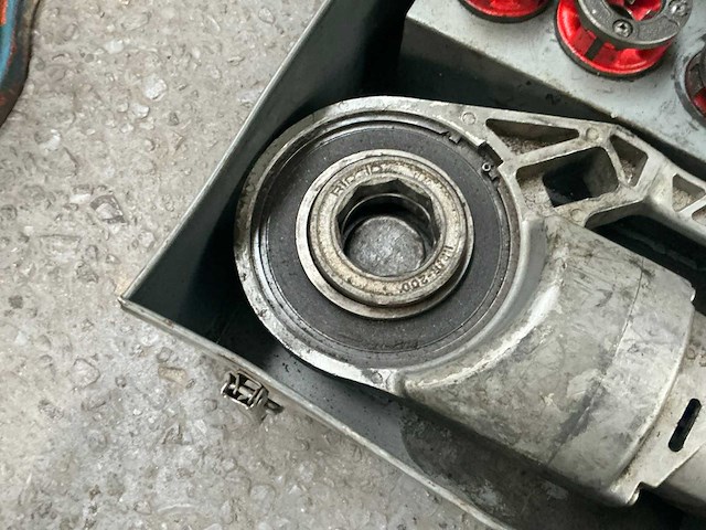 Ridgid 690 draadsnijmachine - afbeelding 3 van  7