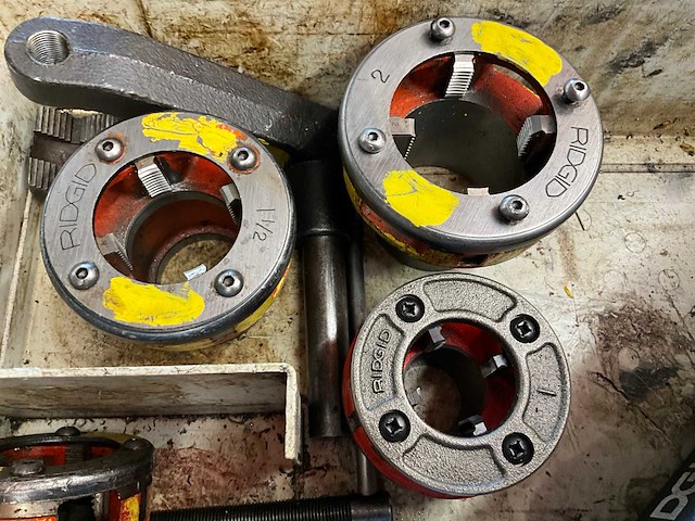 Ridgid 690 draadsnijmachine - afbeelding 4 van  6