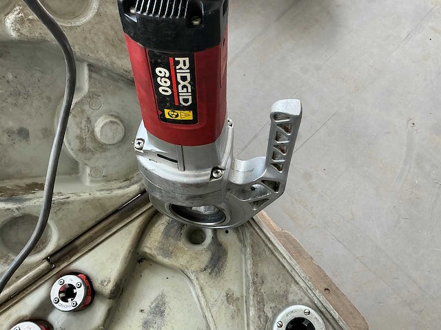 Ridgid 690 draadsnijmachine - afbeelding 3 van  4