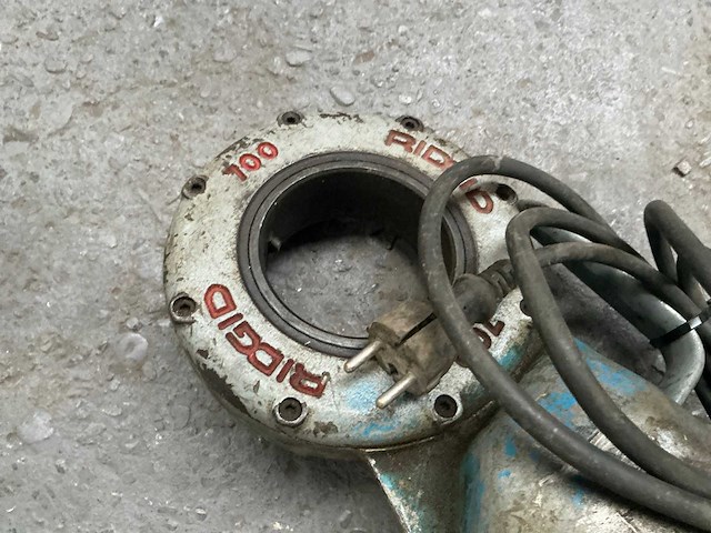 Ridgid 700 draadsnijmachine - afbeelding 2 van  4