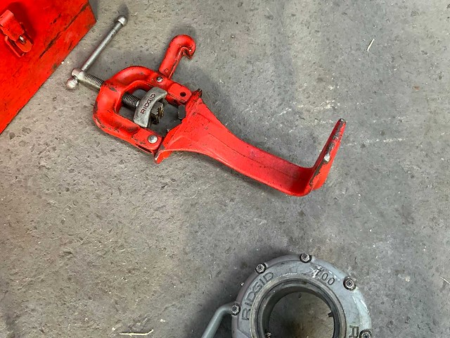 Ridgid 700 draadsnijmachine - afbeelding 5 van  8