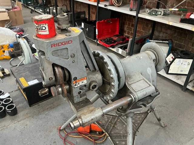 Ridgid 918 power drive met rolgroefmachine - afbeelding 3 van  10