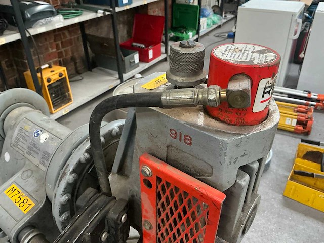 Ridgid 918 power drive met rolgroefmachine - afbeelding 7 van  10