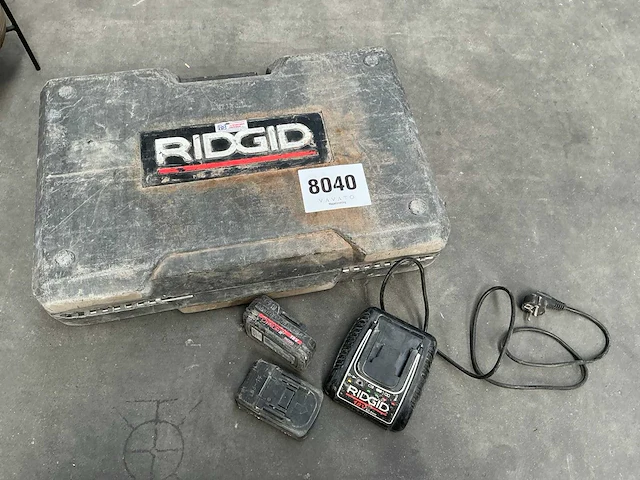 Ridgid accu's en lader - afbeelding 1 van  7