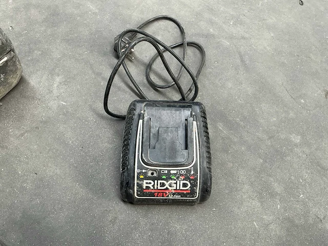 Ridgid accu's en lader - afbeelding 2 van  7