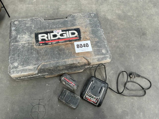 Ridgid accu's en lader - afbeelding 1 van  7