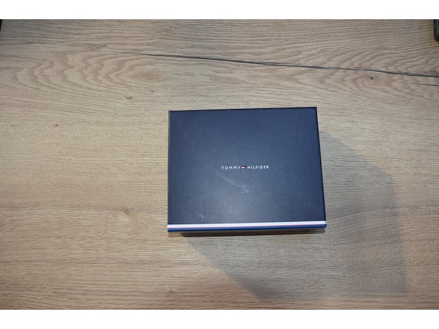 Rietenkerstboomrok, 2 kattenmanden, portefeuille tommy hilfiger zwart - afbeelding 8 van  9