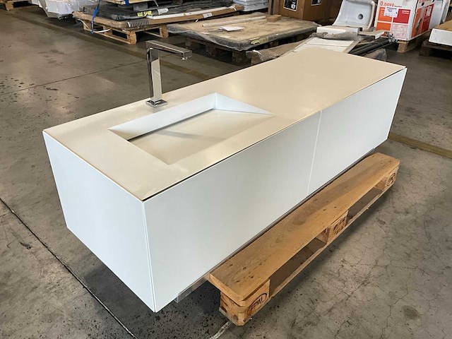 Rifra wastafel en spiegel - afbeelding 10 van  16