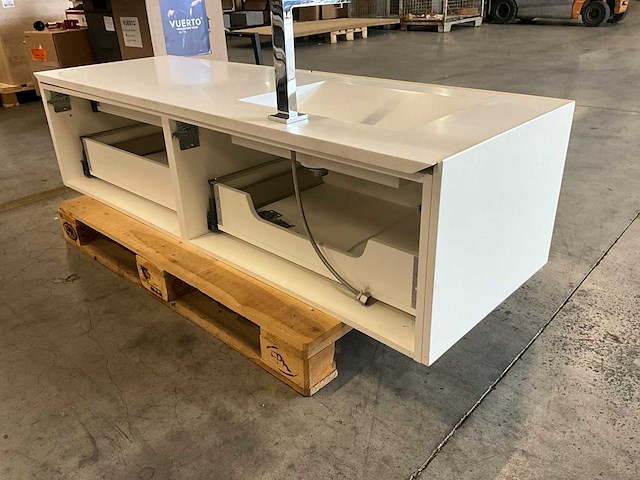 Rifra wastafel en spiegel - afbeelding 15 van  16