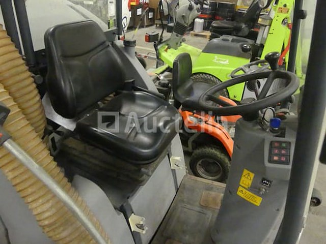 Rij-op veeger hako citymaster 90 - afbeelding 8 van  20