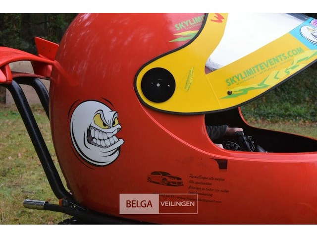 Rijdende helm - eyecatcher voor cross en autosport - afbeelding 13 van  30