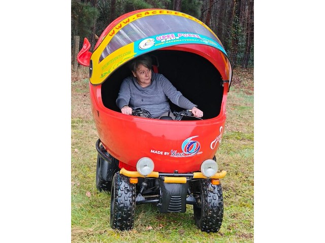 Rijdende helm gemonteerd op quad cobra 165cc (ideaal voor promo materiaal) - afbeelding 32 van  46