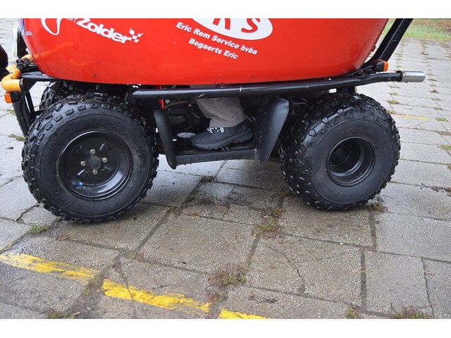 Rijdende helm gemonteerd op quad cobra 165cc (ideaal voor promo materiaal) - afbeelding 46 van  46