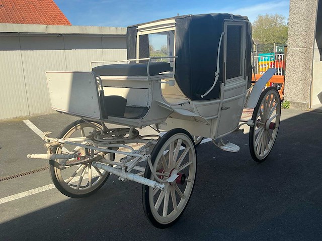 Rijwagen / koets - afbeelding 1 van  15