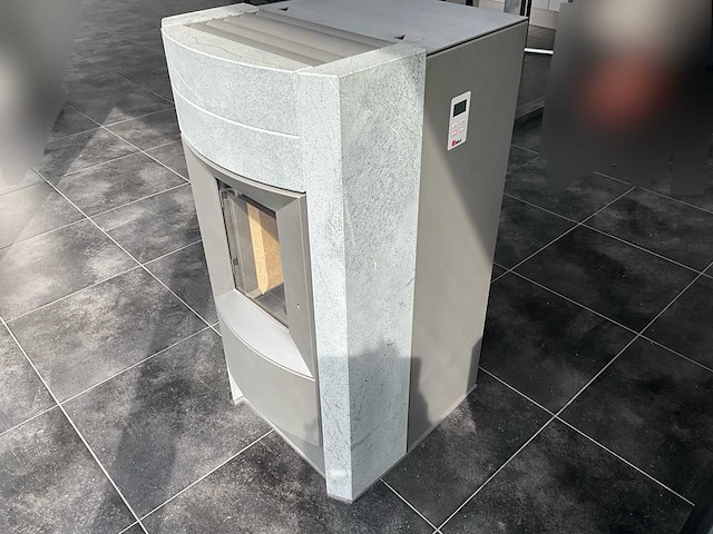 Rika revo stille pelletkachel - ongebruikt (toonzaalmodel) - afbeelding 4 van  10