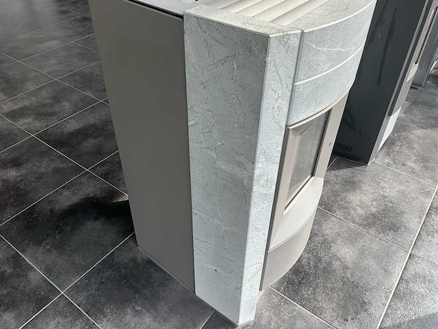 Rika revo stille pelletkachel - ongebruikt (toonzaalmodel) - afbeelding 8 van  10