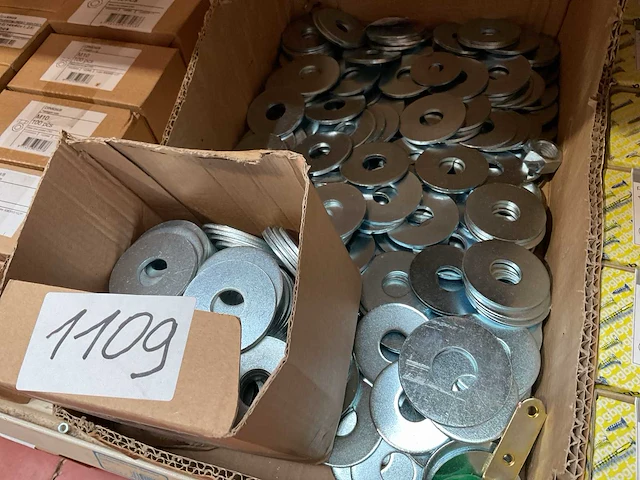 Ringen en 16 dozen schroeven - afbeelding 3 van  5