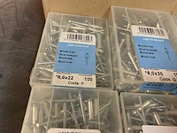 Rivet nagels en afstand houders - afbeelding 4 van  6