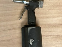 Rivetmachine op luchtdruk