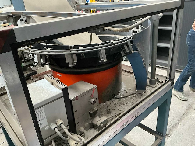 Rna vibrating bowl feeder - afbeelding 6 van  8