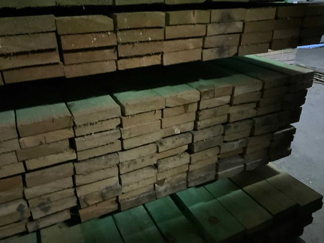 Rnd houten balken/planken 4,20 meter lengte (100x) - afbeelding 8 van  10