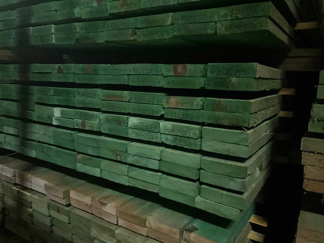 Rnd houten balken/planken 4,50 meter lengte (100x) - afbeelding 10 van  12